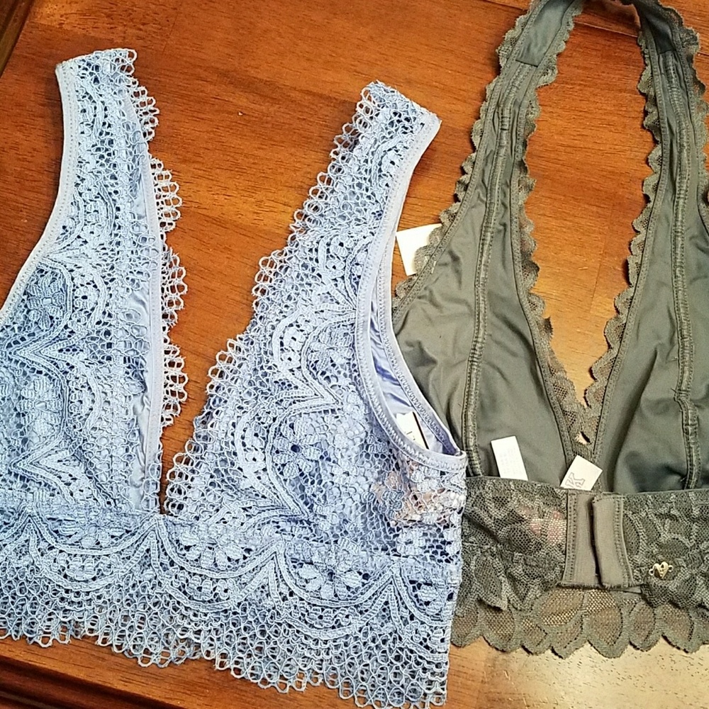 VS PINK....Set of 2 bras - Picture 2 of 2